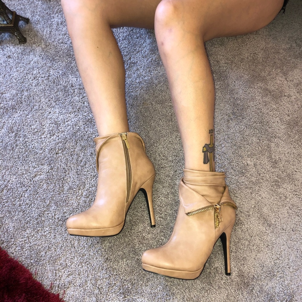 Michael Antonio Platform Ankle boots